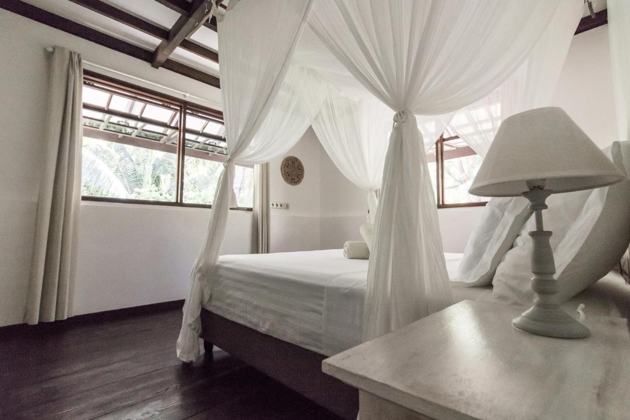 Le Coconut Lodge アヴァトル エクステリア 写真