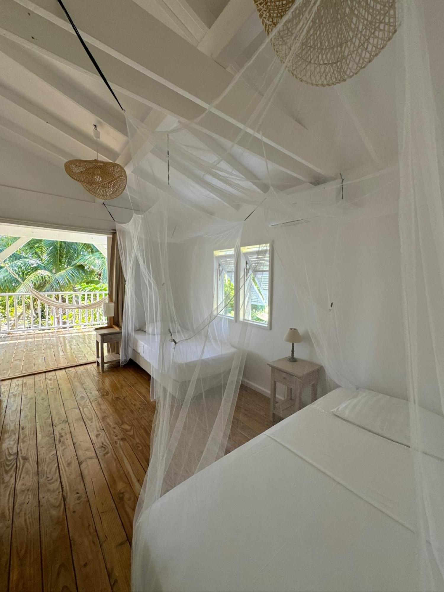 Le Coconut Lodge アヴァトル エクステリア 写真